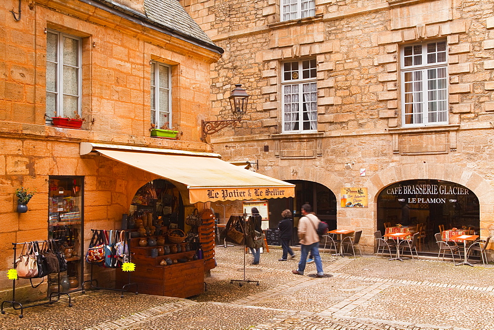 Place du Marche aux Oies in Sarlat la Caneda, Dordogne, France, Europe