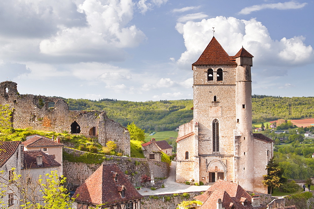 The village of Saint Cirq Lapopie, designated a Beaux Village de France, Lot, France, Europe 