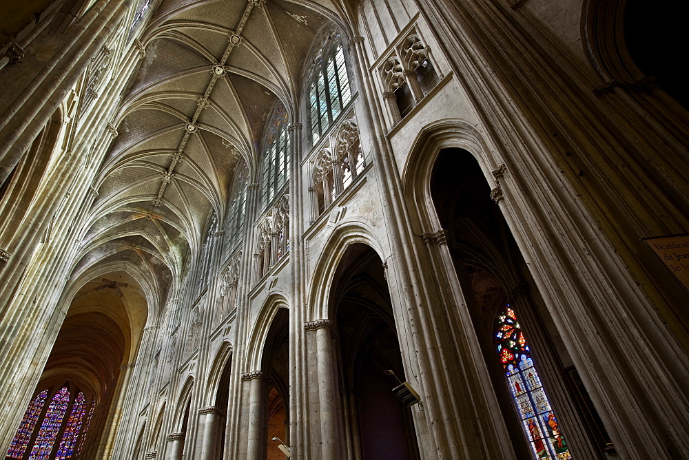 Looking up at the roof of the nave in St. Gatien cathedral, Tours, Indre-et-Loire, Loire Valley, Centre, France, Europe