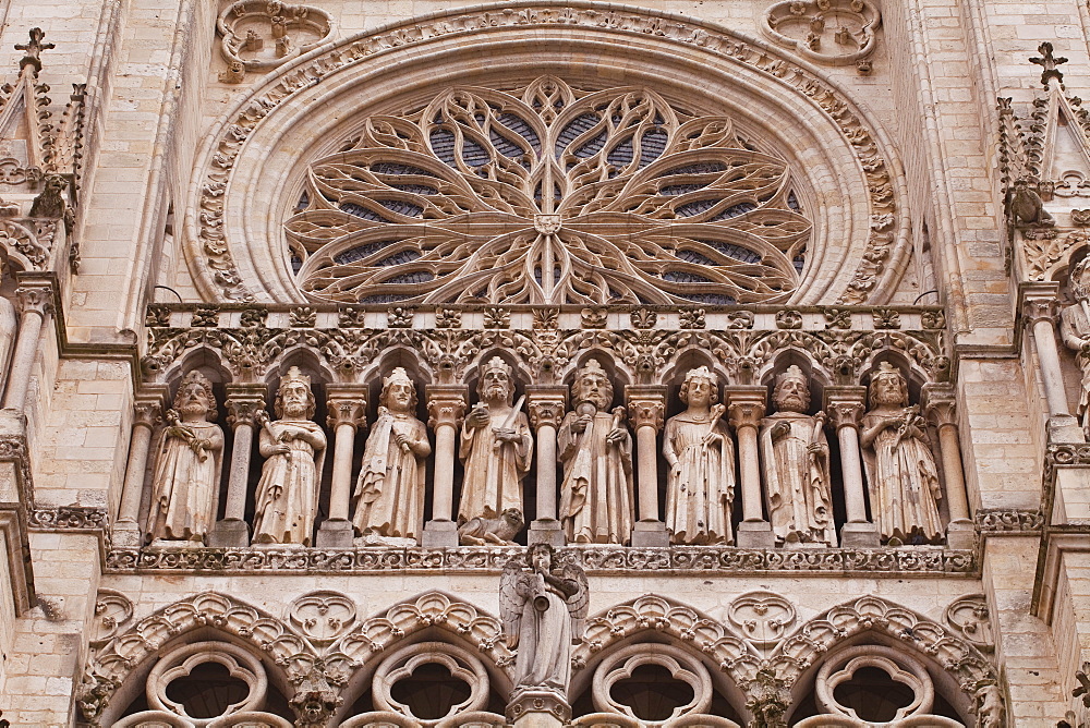 Statues on the tympanum of Notre Dame d'Amiens Cathedral, UNESCO World Heritage Site, Amiens, Somme, Picardy, France, Europe