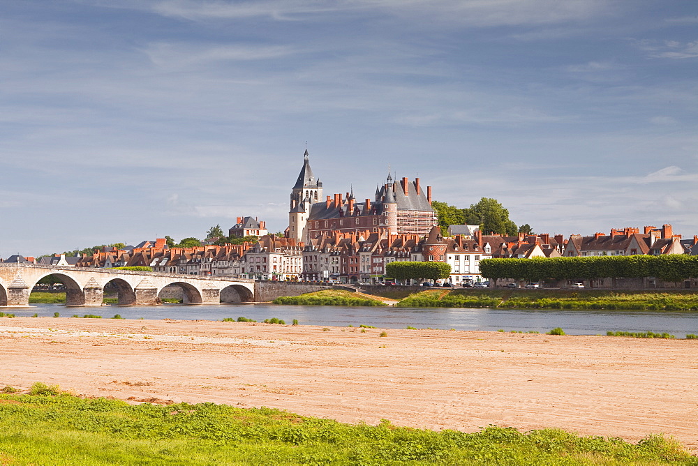 The town of Gien in front of the River Loire, Loiret, Centre, France, Europe