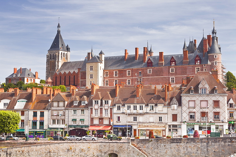 The town of Gien in front of the River Loire, Loiret, Centre, France, Europe