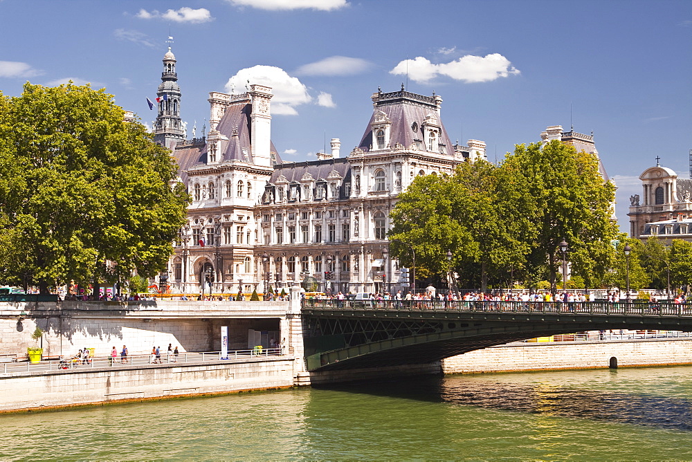 Pont d'Arcole and Hotel de Ville, Paris, France, Europe