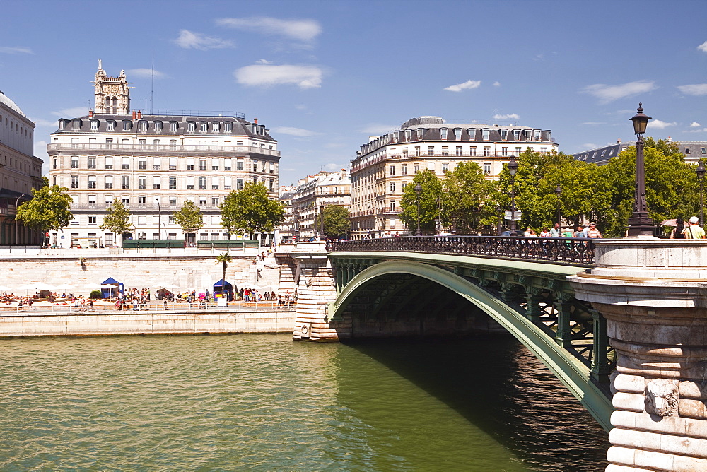 Pont d'Arcole with the annual Paris Plage on the banks of the River Seine, Paris, France, Europe