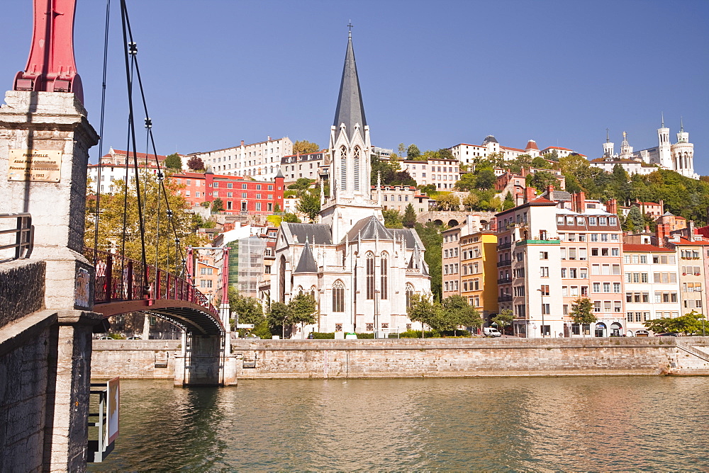 Eglise and Passerelle St. Georges over the River Saone, Vieux Lyon, Rhone, Rhone-Alpes, France, Europe 