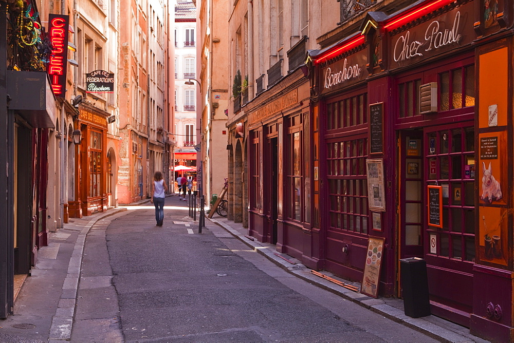 The narrow streets of Vieux Lyon, Lyon, Rhone, Rhone-Alpes, France, Europe