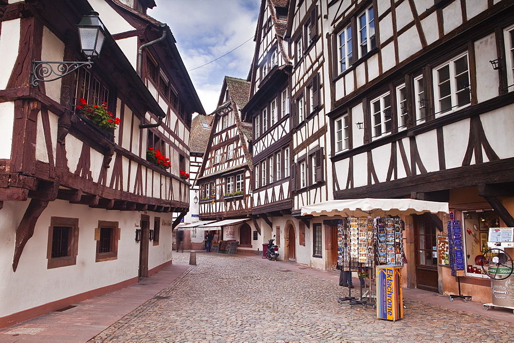 Half timbered houses in La Petite France, Grande Ile, UNESCO World Heritage Site, Strasbourg, Bas-Rhin, Alsace, France, Europe