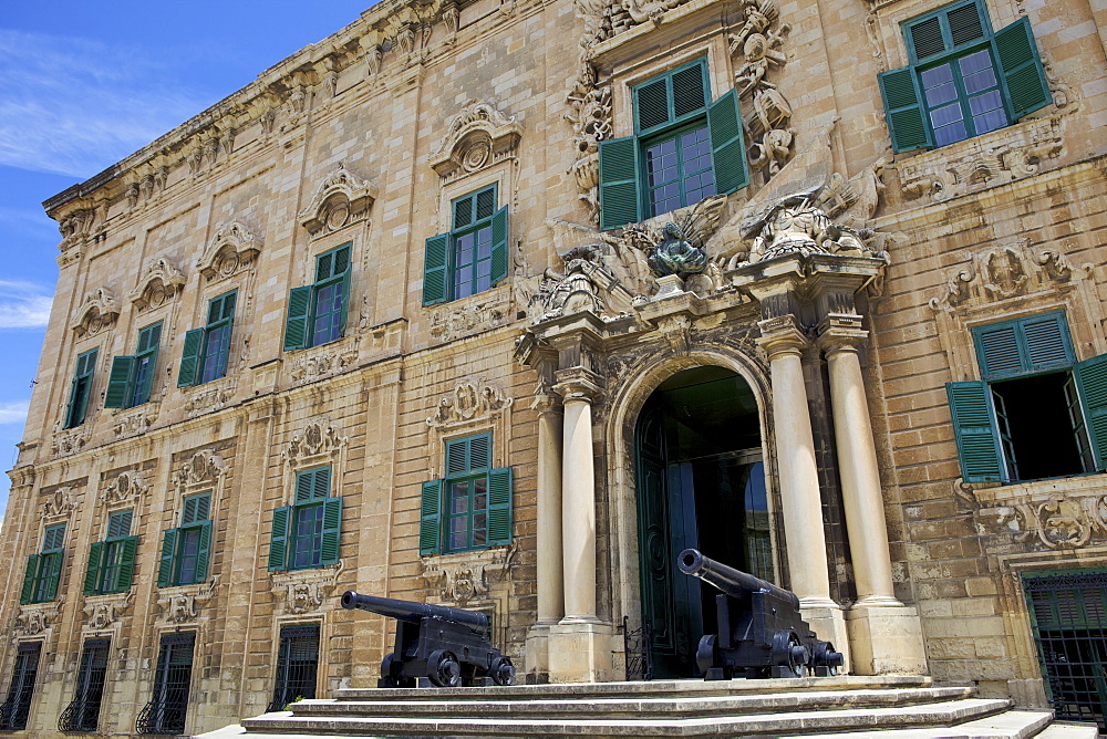 Auberge de Castille one of Valletta's most magnificent buildings, Valletta, Malta, Mediterranean, Europe