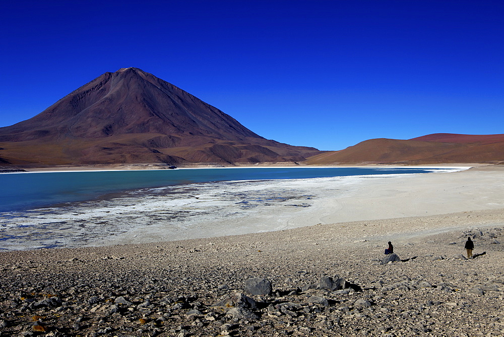 The Laguna Verde or Green Lagoon with Volcan Licancabur in background, Eduardo Avaroa Andean Fauna National Reserve, Southwest Highlands, Bolivia, South America