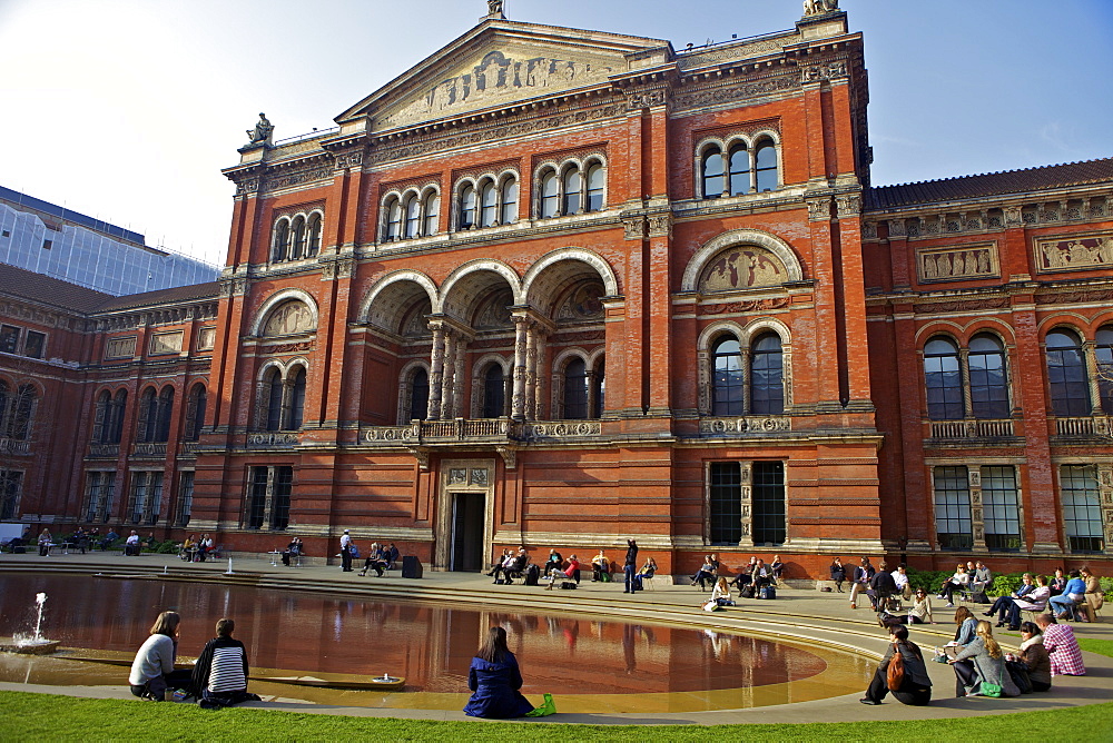 John Madejski Garden, Victoria and Albert Museum, South Kensington, London, England, United Kingdom, Europe