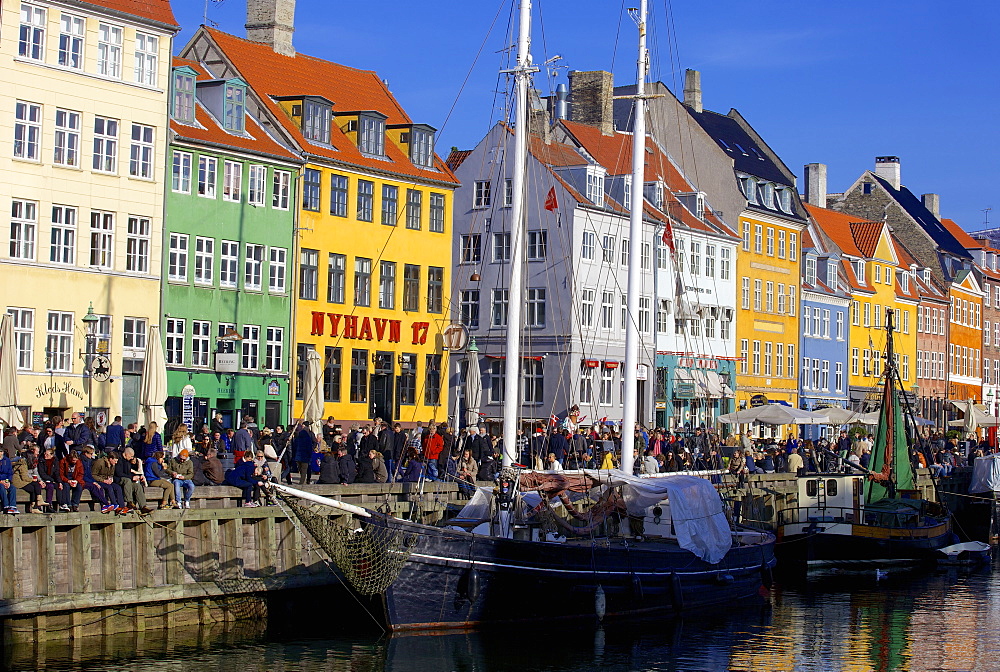 Boats in Nyhavn harbour (New Harbour), Copenhagen, Denmark, Scandinavia, Europe