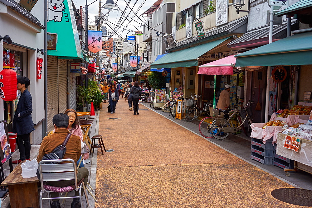 Yanaka Ginza shopping street in Tokyo's traditional Yanaka district, Tokyo, Japan, Asia