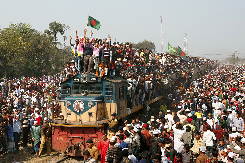 Muslims returning home after the Biswa Ijtema by taking risky ride on an overcrowded train. It is the second largest Muslim pilgrimage after Haj at Tongi, Bangladesh