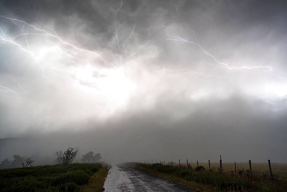 Thunderstorm of August 8, 2017 on the Ard?che, France