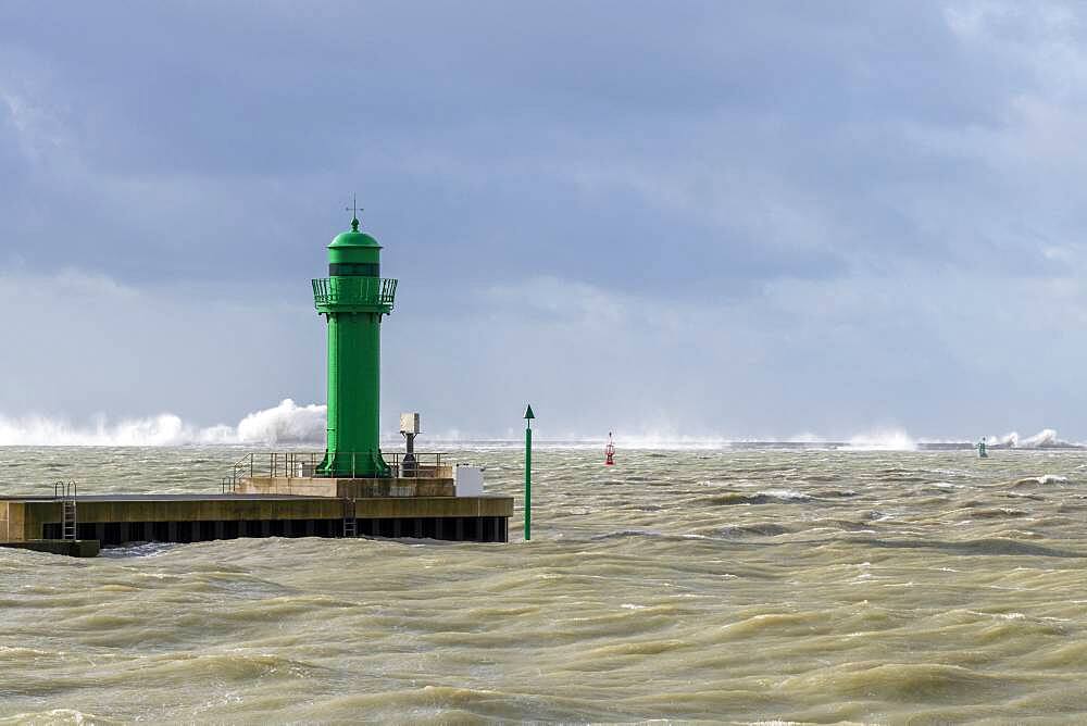 Exit from the port of Boulogne sur mer during storm Ciara, Hauts de France, France