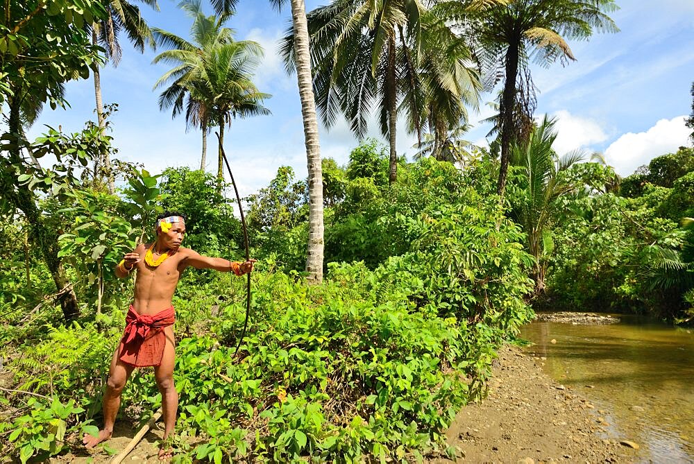 Mentawai hunter Siberut, Mentawai, Indonesia