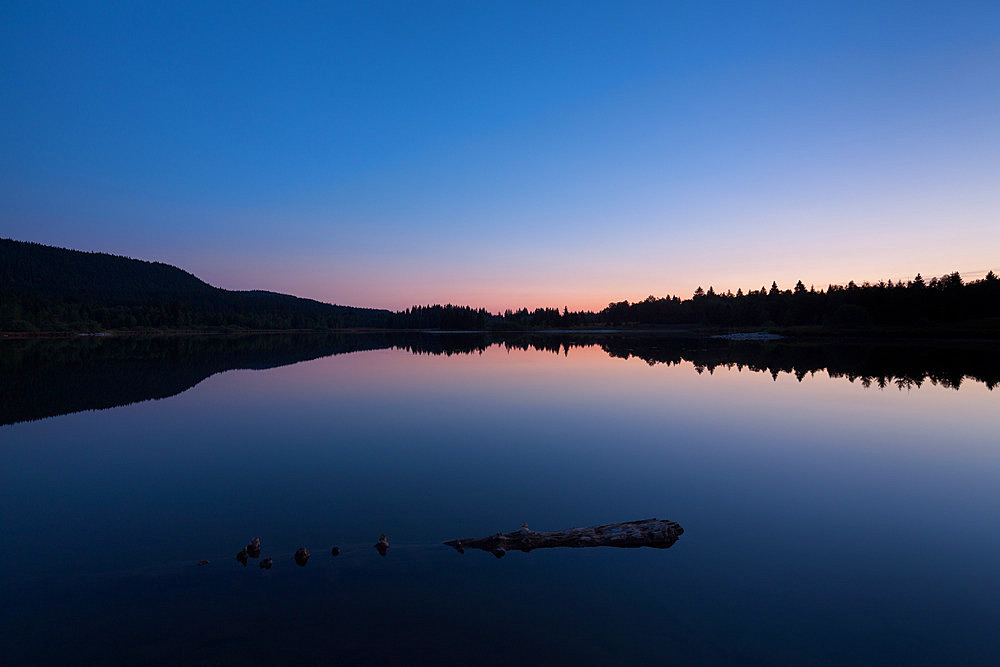 Lake Bellefontaine at dusk, Jura, France
