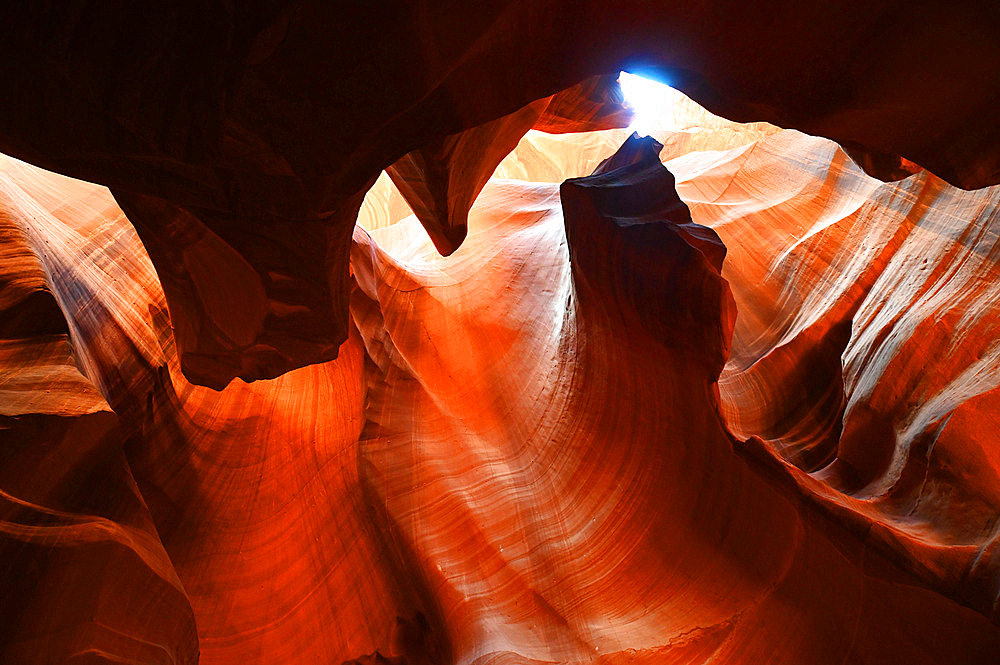 Antelope Canyon. The Upper Antelope Canyon, 2 to 3 m wide and 400 m long, managed by the Navajo Indian tribe, Arizona, USA.