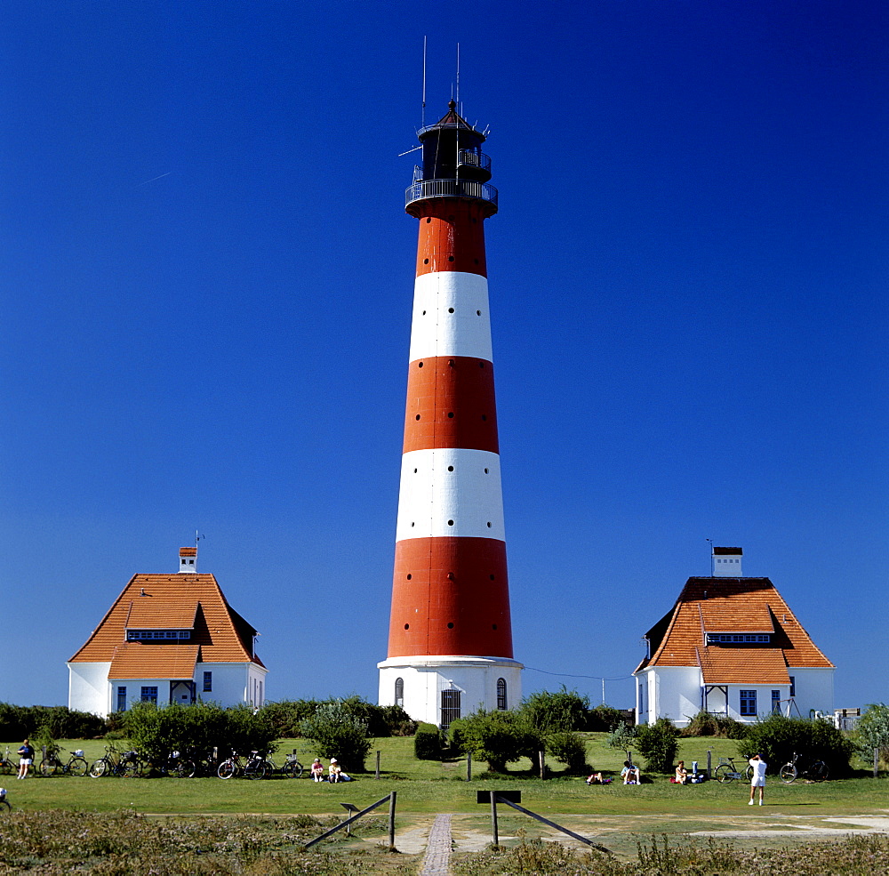 lighthouse Westerhever with two houses Texel De Cocksdorp Wadden islands North Holland The Netherlands Holland Europe Eiderstedt North Frisia Schleswig-Holstein Germany