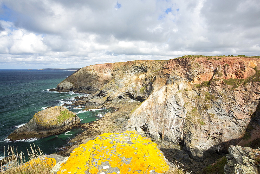 Mined sea cliffs above St Agnes, Cornwall, UK.