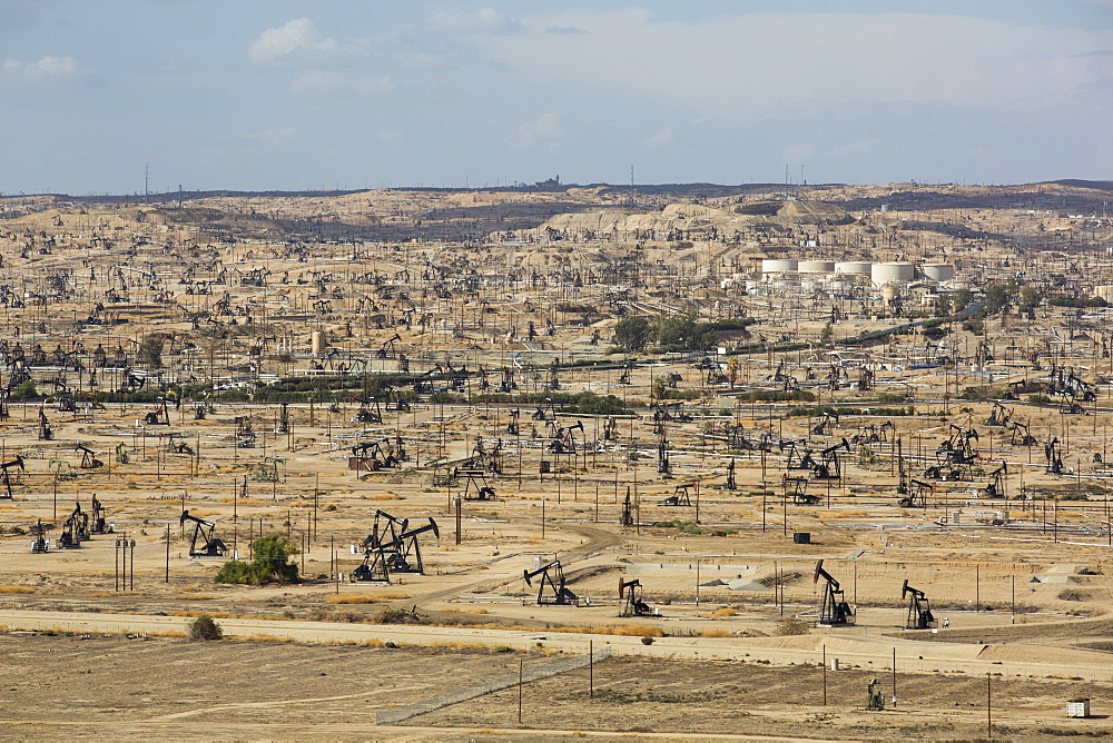 The Kern River oilfield in Oildale, Bakersfield, California, USA