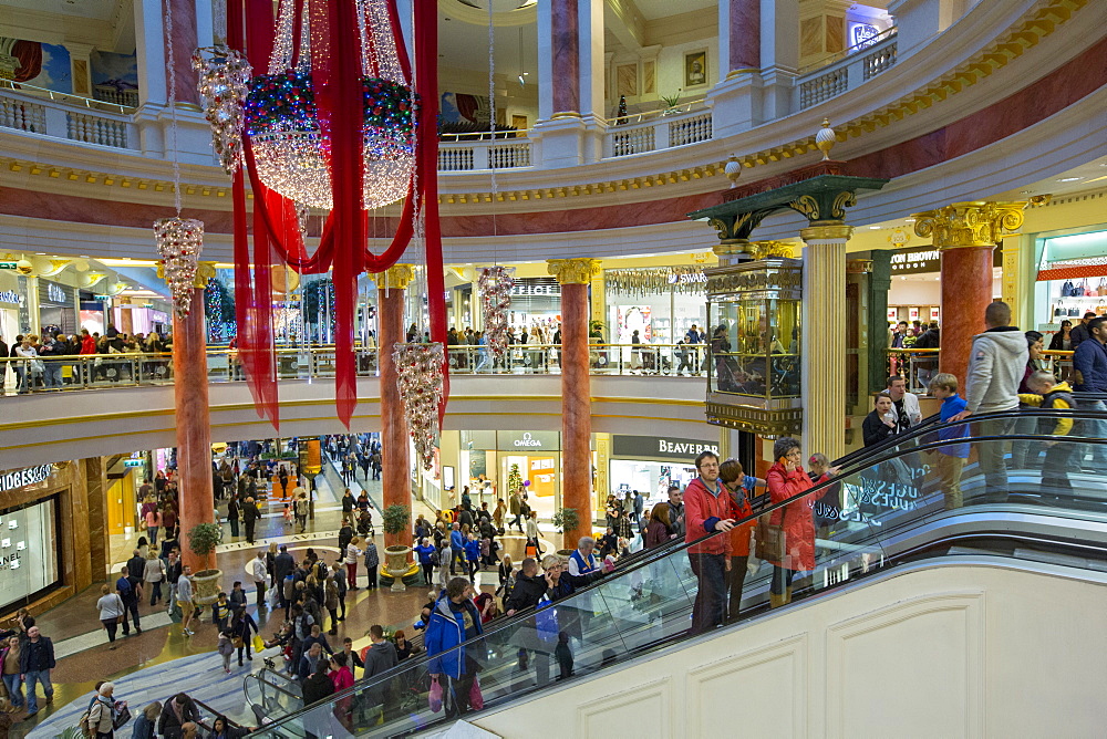 Christmas shoppers in the Trafford Centre, manchester, UK.