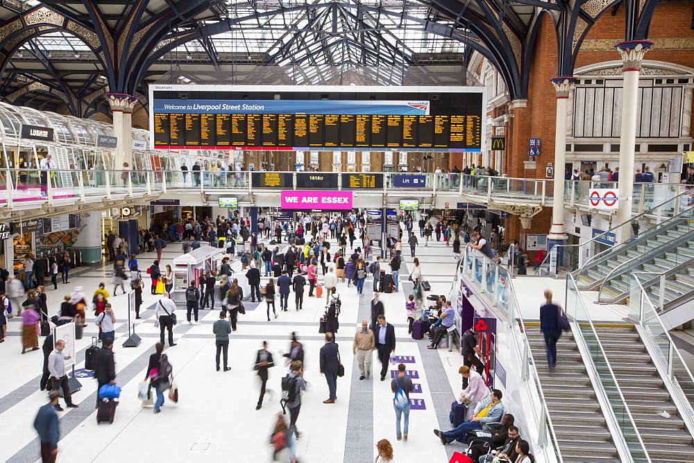 Commuters in Liverpool Street Station, London, UK.