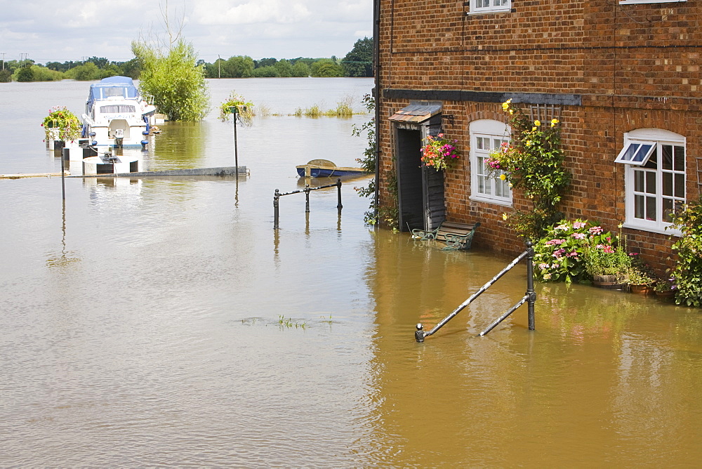 Floods of July 2007, Tewkesbury, Gloucestershire, England, United Kingdom, Europe