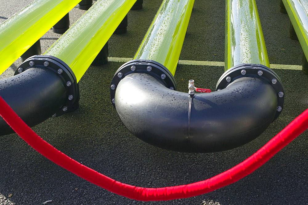 An AlgaeLink algae growing system that is harvested to make ethanol and biodiesel