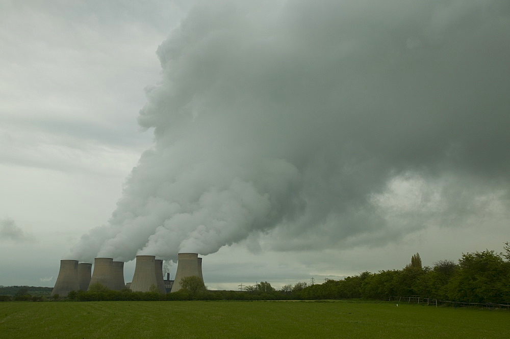 Ratcliffe on Soar, a massive coal fired power station in Nottinghamshire, England, United Kingdom, Europe