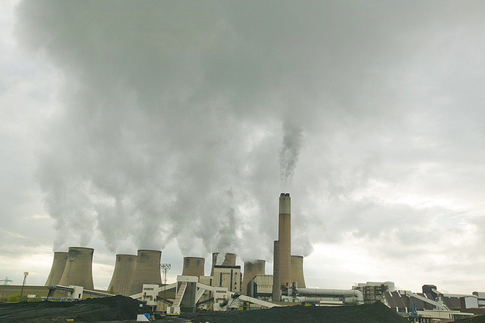 Ratcliffe on Soar, a massive coal powered power station in Nottinghamshire, England, United Kingdom, Europe