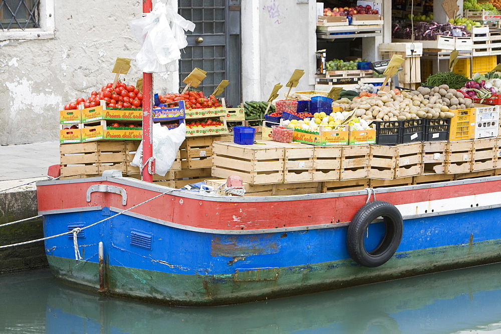 A floating shop in Venice, UNESCO World Heritage Site, Veneto, Italy, Europe