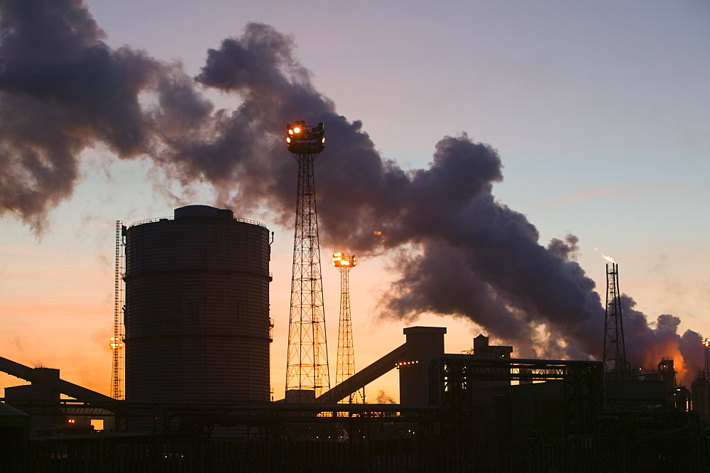 Emissions from the steel plant at Redcar, formerly owned by Corus, now by SSI, Teesside, England, United Kingdom, Europe