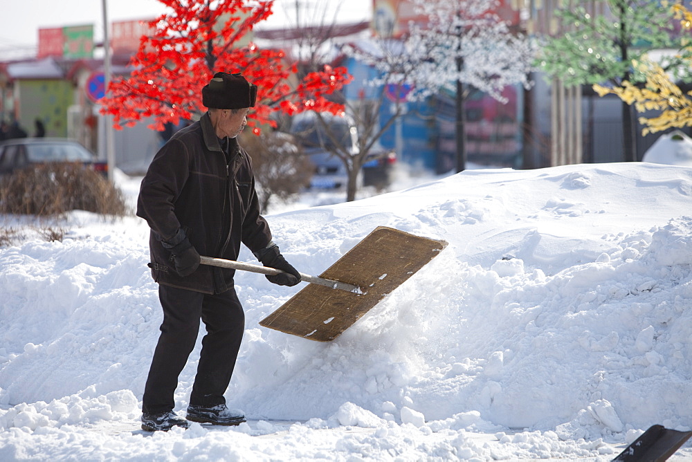 The city of Heihe on the Chinese Russian border was particularly badly hit by the March 2009 heavy snowfall, Heilongjiang, China, Asia