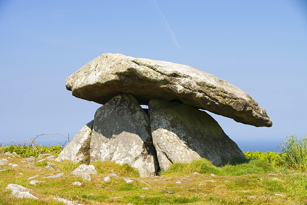 The Chun Quoit, an ancient Neolithic burial chamber, Cornwall, England, United Kingdom, Europe