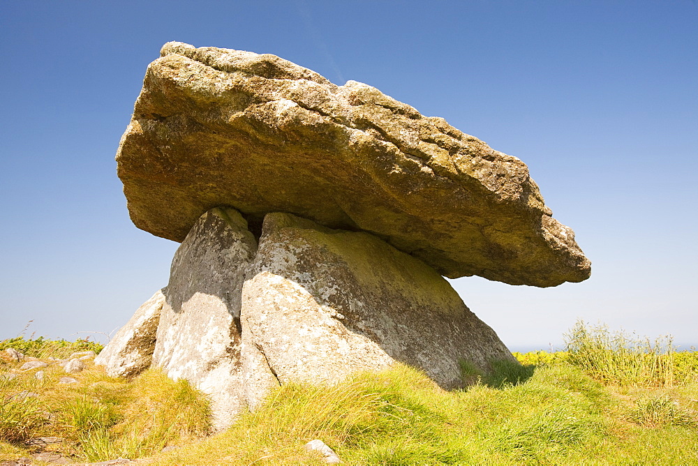 The Chun Quoit, an ancient Neolithic burial chamber, Cornwall, England, United Kingdom, Europe