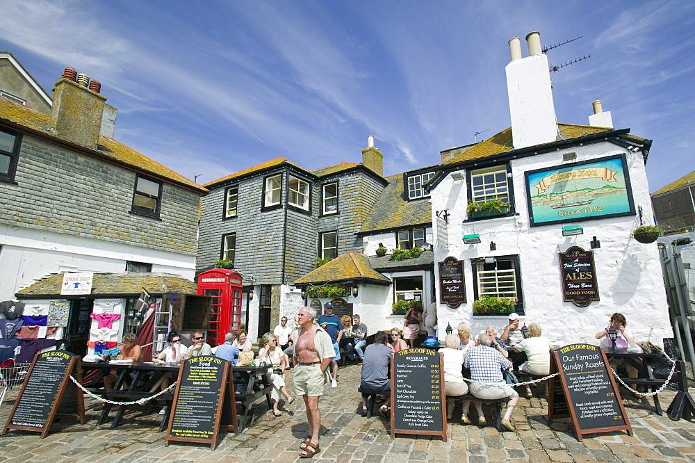 A pub in St. Ives, Cornwall, England, United Kingdom, Europe