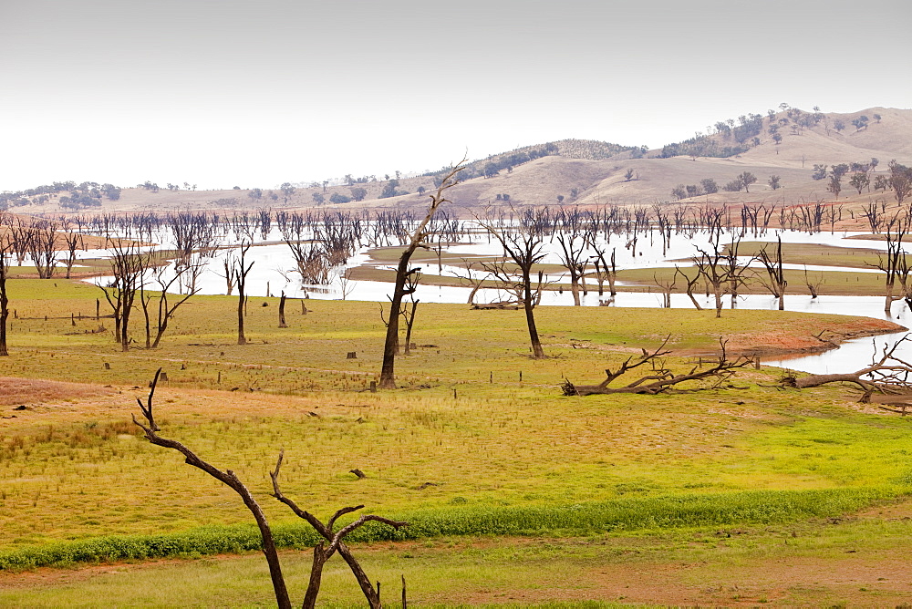 Lake Hume, the largest reservoir in Australia, at under 20% capacity after severe drought, Australia, Pacific