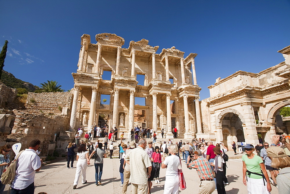 The Library of Celsus at Ephesus, an ancient Roman and Greek city in Izmir province, Anatolia, Turkey, Asia Minor, Eurasia