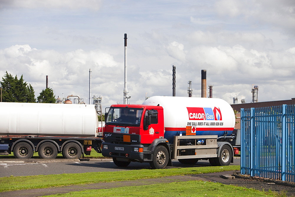 Calor gas lorry at the Ineos oil refinery in Grangemouth, Scotland, United Kingdom, Europe