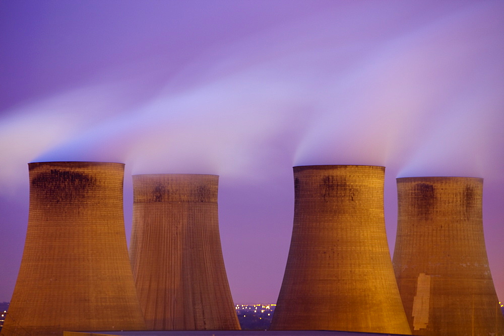 Ratcliffe on Soar coal fired power station at dusk in Leicestershire, England, United Kingdom, Europe