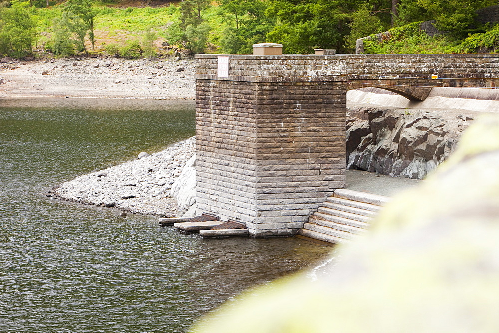 Water intake tower at Thirlmere reservoir, its low level resulting in a hosepipe ban, the drought coming hot on the heels of the worst floods the county had ever seen in November 2009, Lake District, Cumbria, England, United Kingdom, Europe