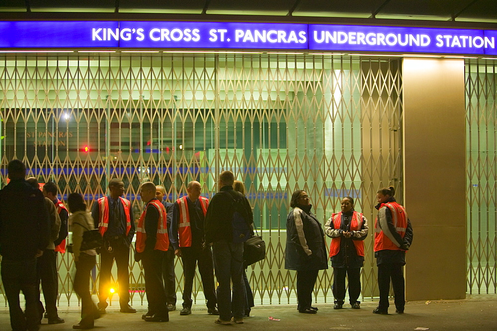 Kings Cross tube station closed due to a terrorist alert, London, England, United Kingdom, Europe