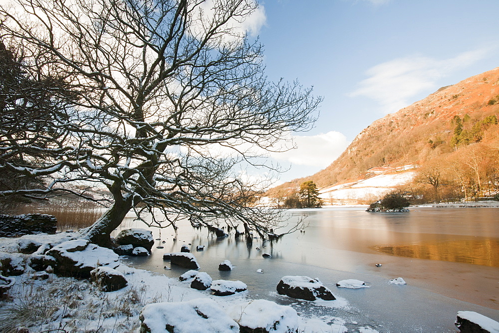 Rydal Water in the Lake District completely frozen over during December 2010, Cumbria, England, United Kingdom, Europe