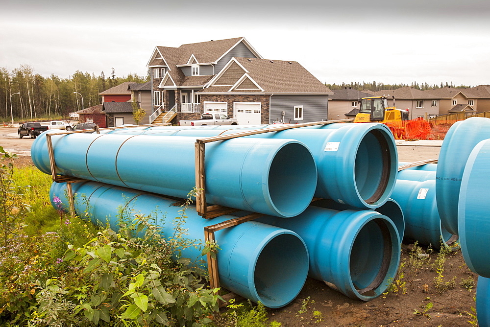 Pipeline construction work in Fort McMurray in the heart of the Canadian tar sands, Alberta, Canada, North America