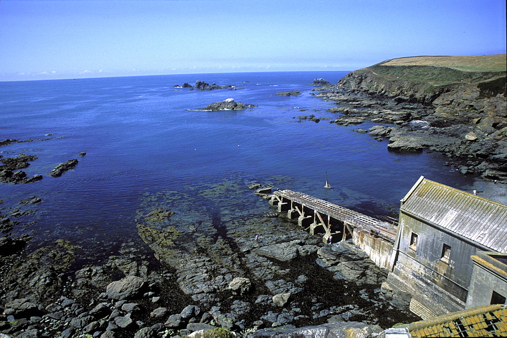 Lifeboat station and bay, Lizard Point     (rr)