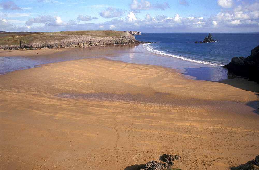 Broad Haven South Beach, Pembrokeshire, Wales, UK, Europe     (rr)