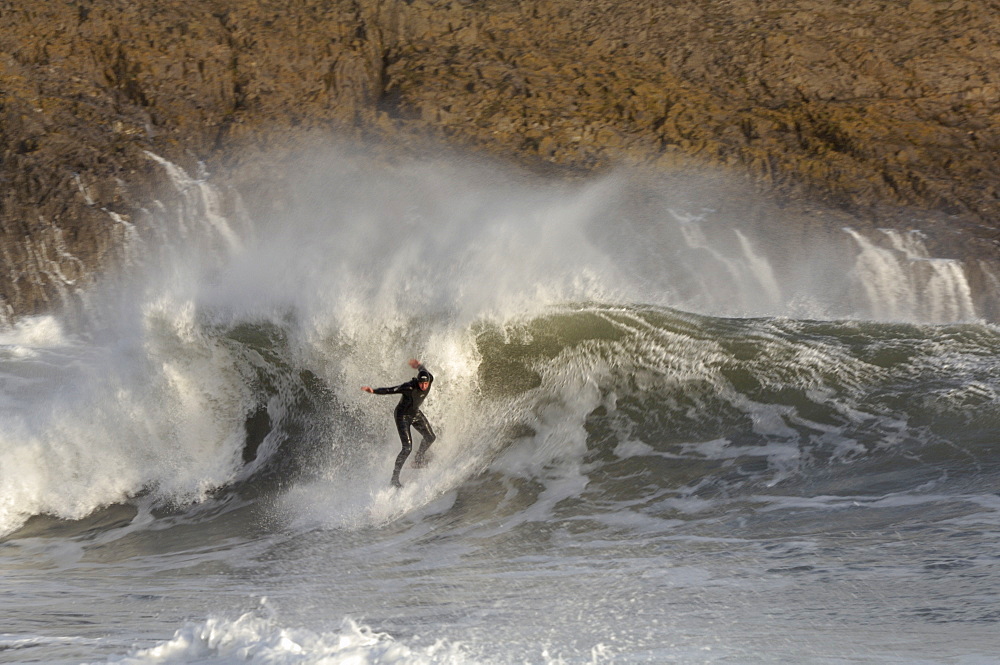 Surfing, Broad Haven South, Pembrokeshire, Wales, UK, Europe