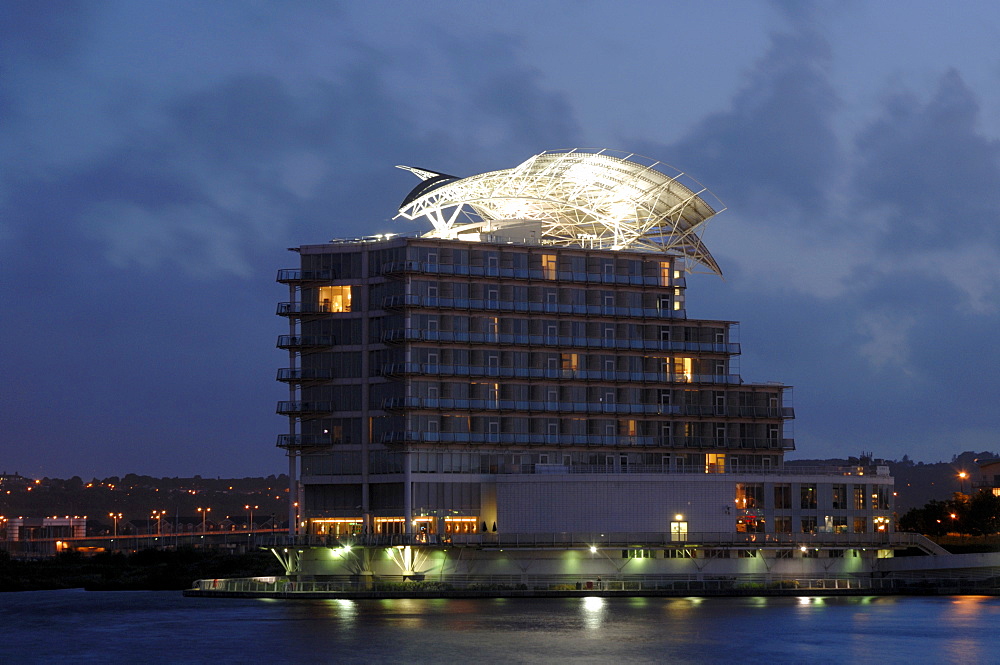 St Davids Hotel at dusk, Cardiff Bay, Cardiff, Wales, UK, Europe      (rr)