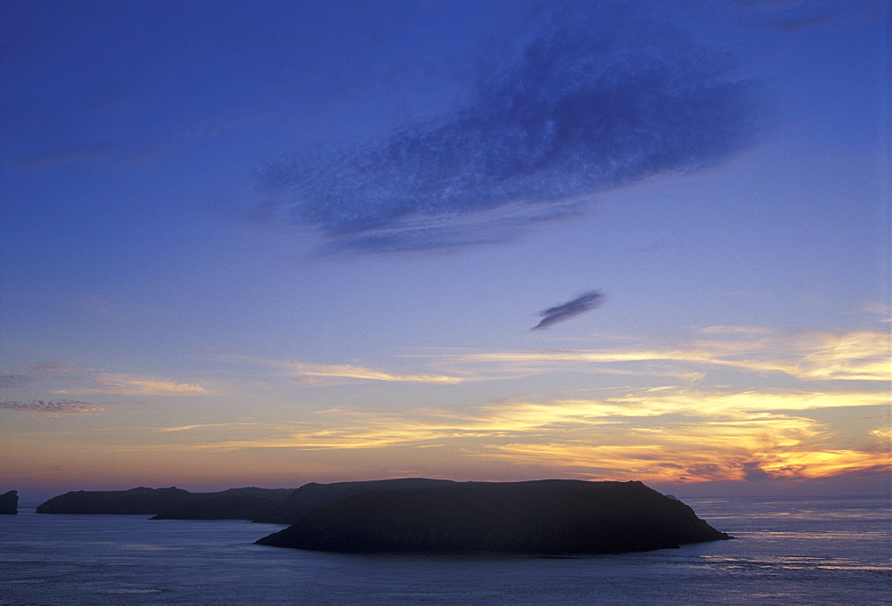 Skomer Island, sunset, West Wales, UK      (rr)